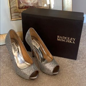 Bartley Mischka silver Glitter shoes size 7